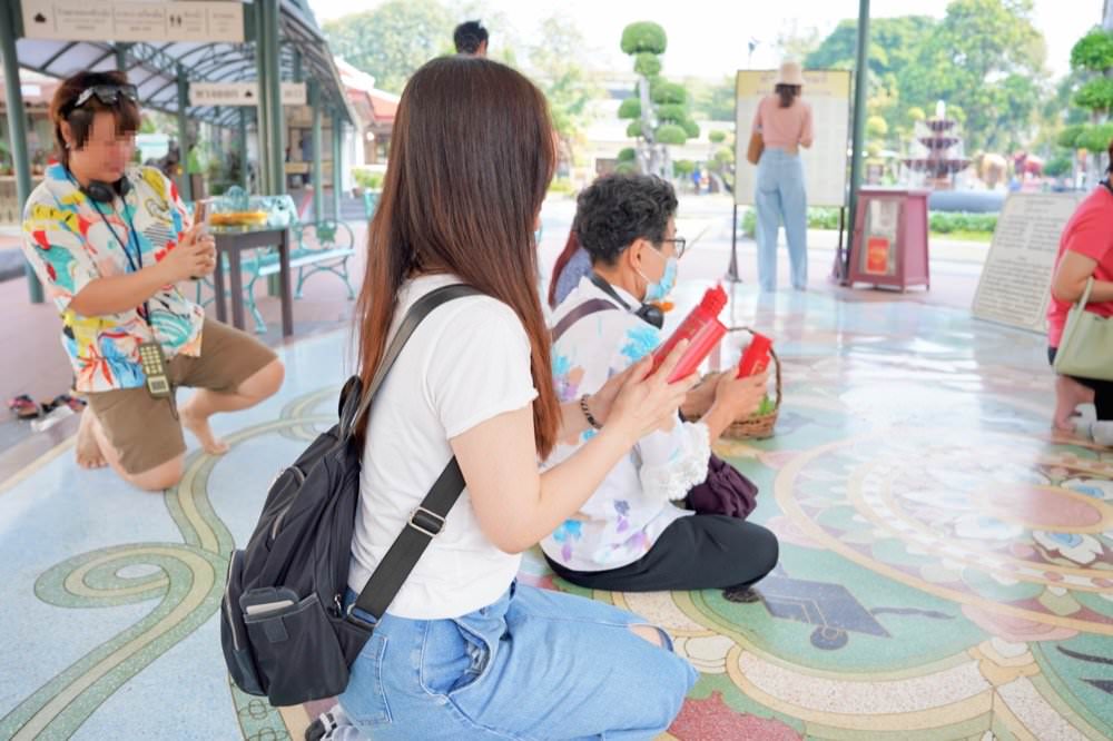 【曼谷景點推薦】三頭象神博物館The Erawan Museum。超美粉紅建築巨大三頭象地標！曼谷超夯網美景點交通、門票、許願拜拜攻略分享！
