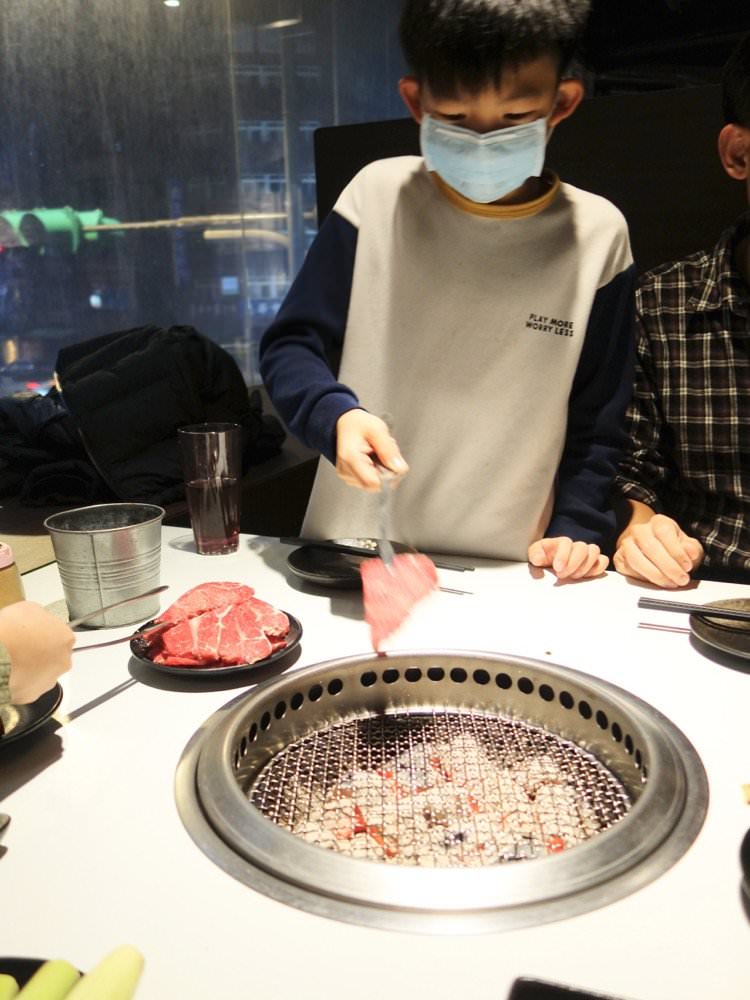 中壢燒肉吃到飽推薦【炙高無上炭火燒肉 中壢店】美味肉品、海鮮、蔬菜任你點！