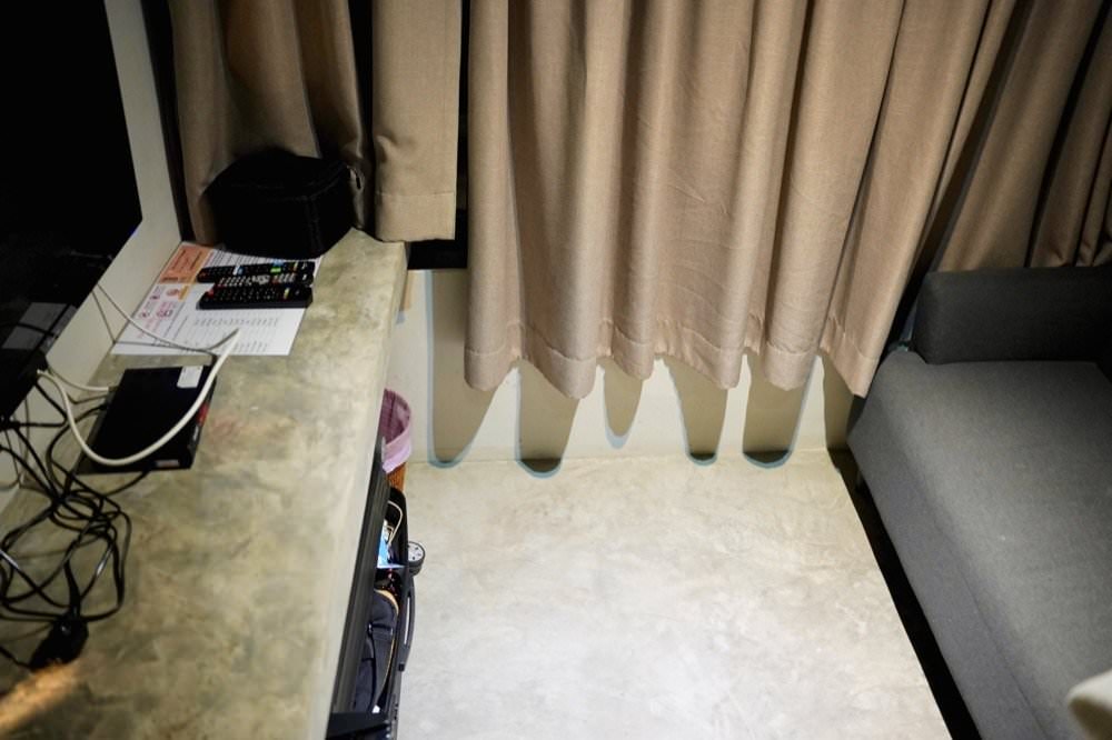 曼谷飯店推薦｜Siam Shelter Bangkok。新開幕超平價3人房只要1600，地點方便近BTS，還有免費泡麵飲料零食！