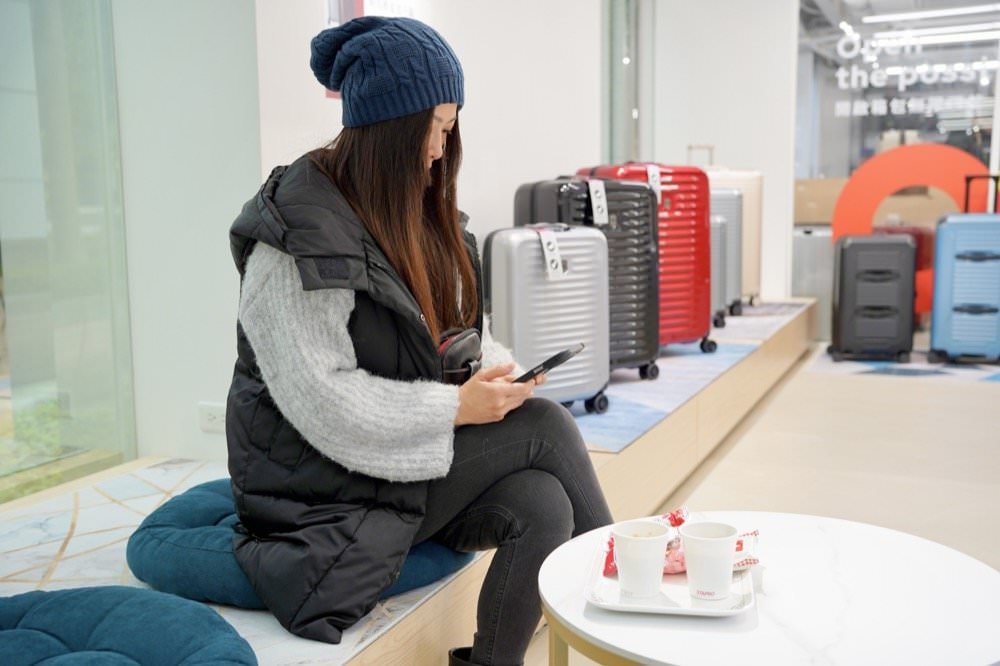 【台北行李箱維修推薦】奧旅博oroobo行李箱維修！線上預約行李箱修理，價格透明技術好！內湖體驗中心維修實際經驗