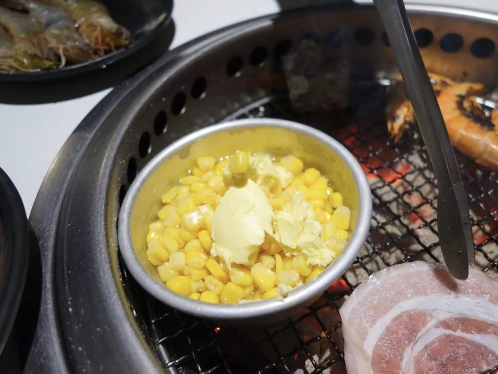 中壢燒肉吃到飽推薦【炙高無上炭火燒肉 中壢店】美味肉品、海鮮、蔬菜任你點！