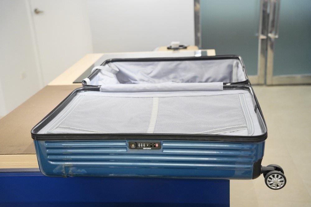 【台北行李箱維修推薦】奧旅博oroobo行李箱維修！線上預約行李箱修理，價格透明技術好！內湖體驗中心維修實際經驗