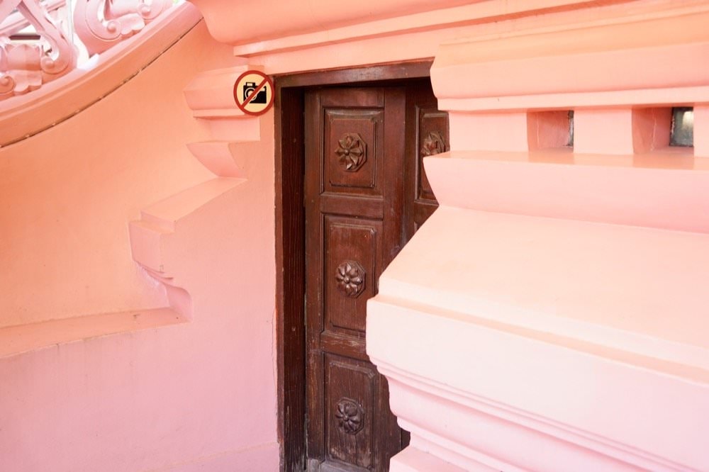 【曼谷景點推薦】三頭象神博物館The Erawan Museum。超美粉紅建築巨大三頭象地標！曼谷超夯網美景點交通、門票、許願拜拜攻略分享！