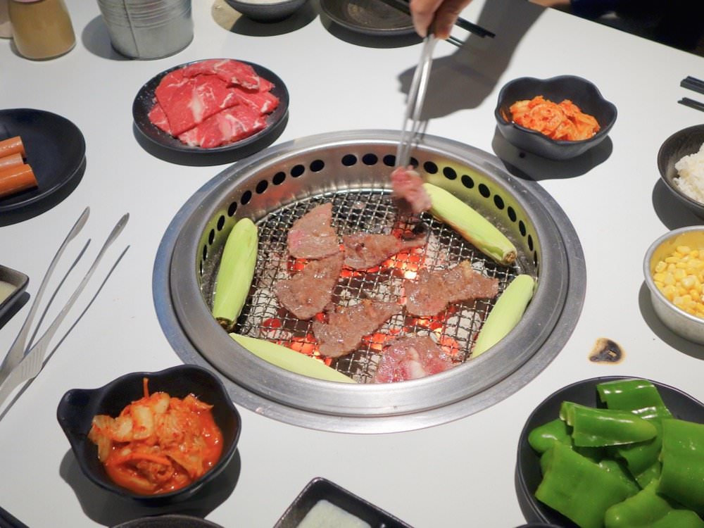 中壢燒肉吃到飽推薦【炙高無上炭火燒肉 中壢店】美味肉品、海鮮、蔬菜任你點！