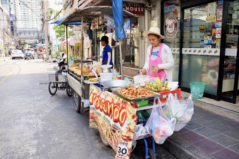 曼谷飯店推薦｜Siam Shelter Bangkok。新開幕超平價3人房只要1600，地點方便近BTS，還有免費泡麵飲料零食！