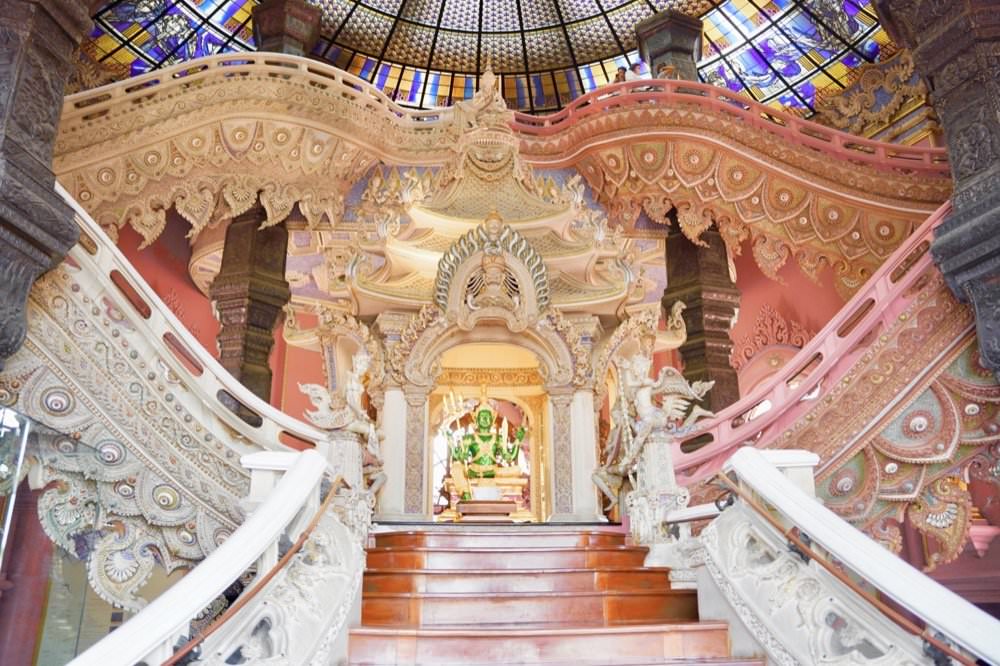 【曼谷景點推薦】三頭象神博物館The Erawan Museum。超美粉紅建築巨大三頭象地標！曼谷超夯網美景點交通、門票、許願拜拜攻略分享！