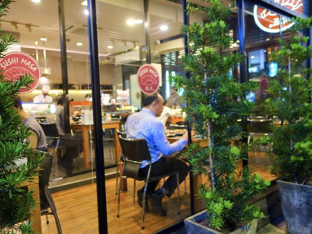 曼谷飯店推薦｜Siam Shelter Bangkok。新開幕超平價3人房只要1600，地點方便近BTS，還有免費泡麵飲料零食！