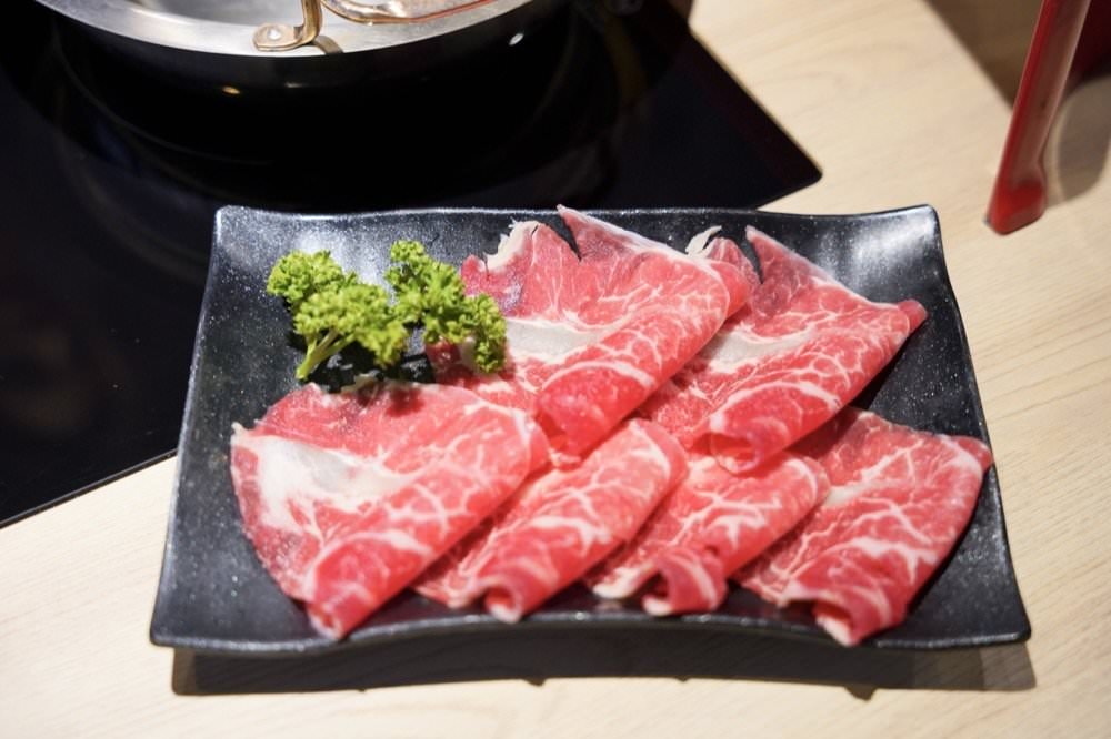 【台北火鍋推薦】真鮮海鮮和牛鍋物。超好吃美福頂級Prime牛肉、松阪豬!肉控必吃大同區火鍋推薦!(台北寵物友善餐廳) - 第49張圖 【台北火鍋推薦】真鮮海鮮和牛鍋物。超好吃美福頂級Prime牛肉、松阪豬!肉控必吃大同區火鍋推薦!(台北寵物友善餐廳)