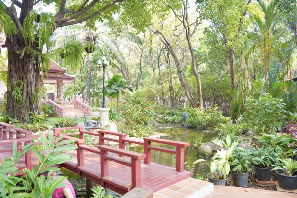 【曼谷景點推薦】三頭象神博物館The Erawan Museum。超美粉紅建築巨大三頭象地標！曼谷超夯網美景點交通、門票、許願拜拜攻略分享！