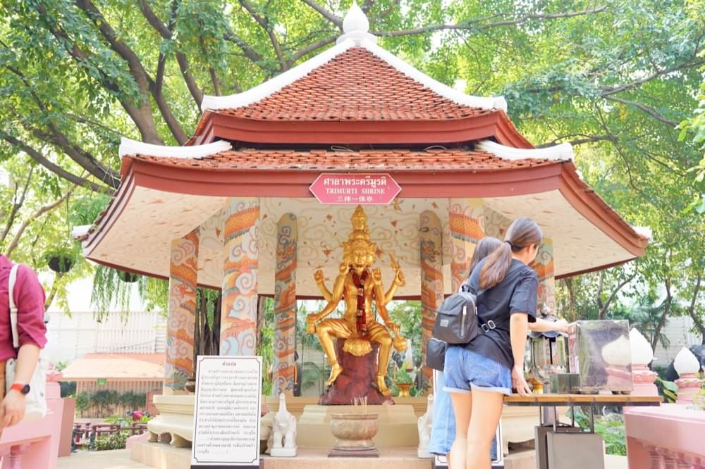 【曼谷景點推薦】三頭象神博物館The Erawan Museum。超美粉紅建築巨大三頭象地標！曼谷超夯網美景點交通、門票、許願拜拜攻略分享！