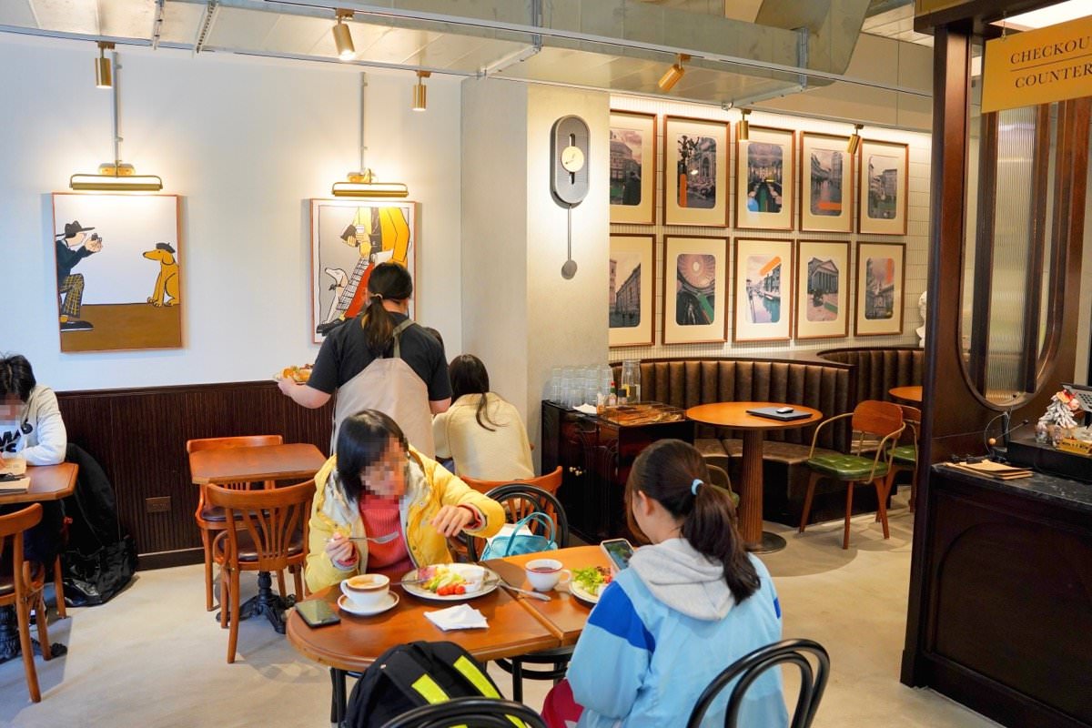 【中壢咖啡廳推薦】時常咖啡 Often Coffee。隱藏巷弄間英式風格咖啡館，木造旋轉大門超吸睛！中壢早午餐推薦