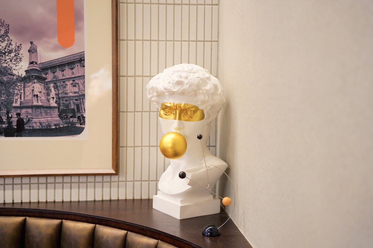 【中壢咖啡廳推薦】時常咖啡 Often Coffee。隱藏巷弄間英式風格咖啡館，木造旋轉大門超吸睛！中壢早午餐推薦