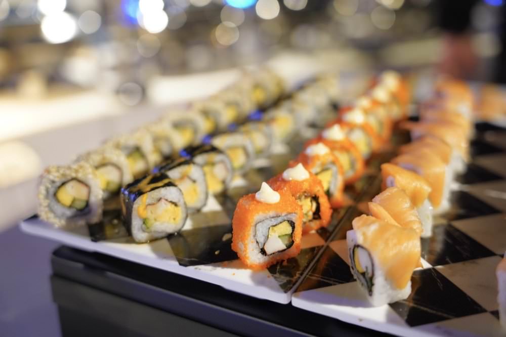 【曼谷遊船晚餐推薦】KKday富裕豪華郵輪搭乘經驗分享！湄南河遊船超棒體驗❤️