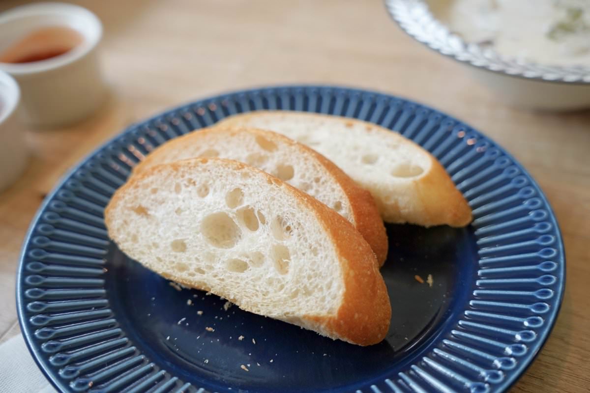 桃園咖啡廳推薦【The畔cafe&dining】龍潭大池旁超美餐廳，絕美場景好拍照，餐點擺盤美又好吃！