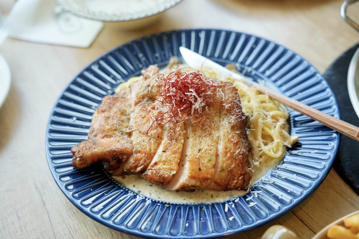 桃園咖啡廳推薦【The畔cafe&dining】龍潭大池旁超美餐廳，絕美場景好拍照，餐點擺盤美又好吃！