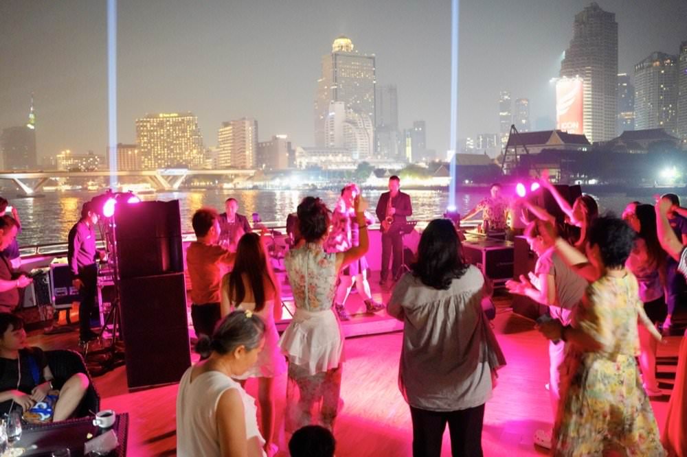 【曼谷遊船晚餐推薦】KKday富裕豪華郵輪搭乘經驗分享！湄南河遊船超棒體驗❤️