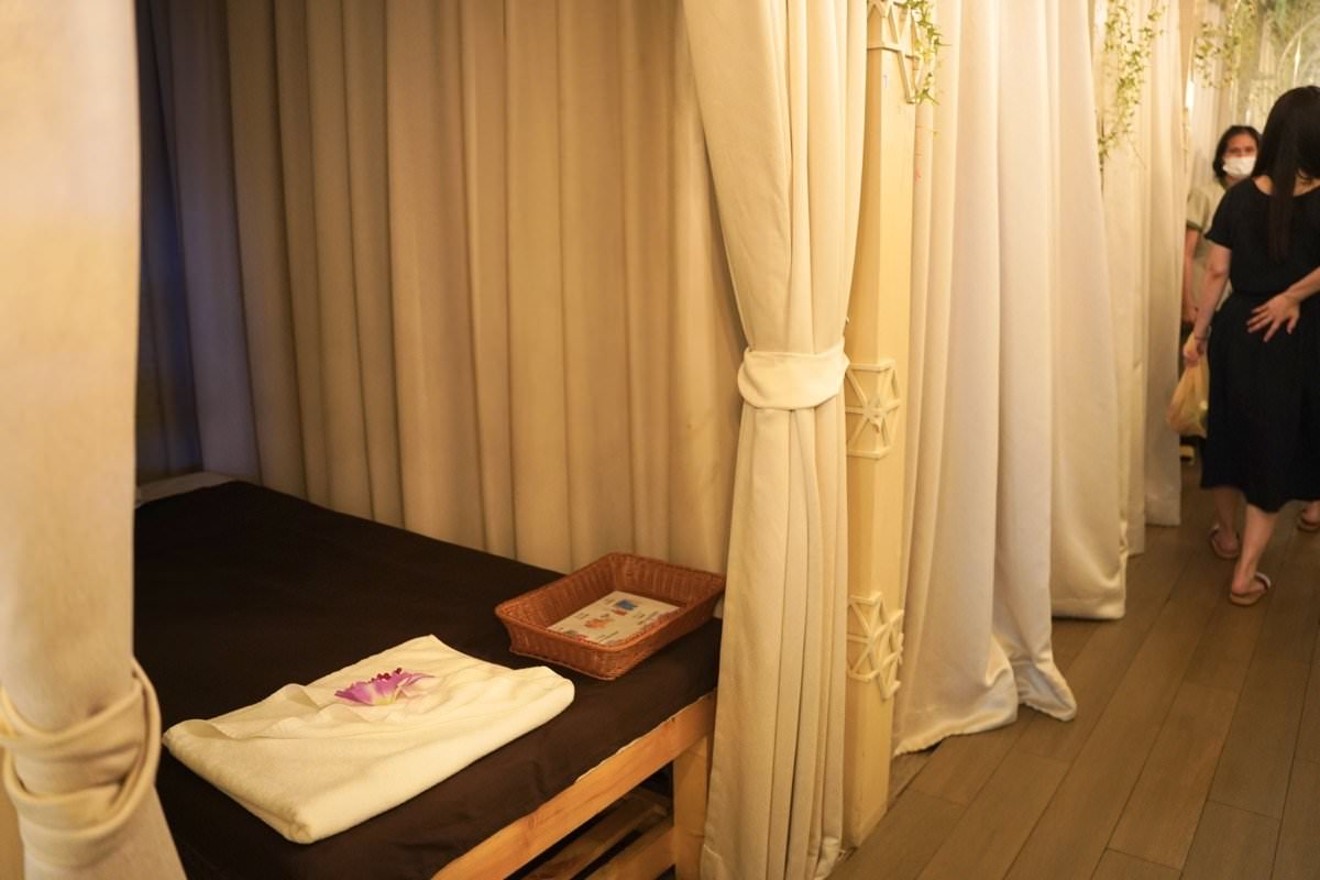 曼谷按摩推薦【De Rest SPA】超紓壓深層組織油按摩，BTS Chit lom站泰式按摩推薦