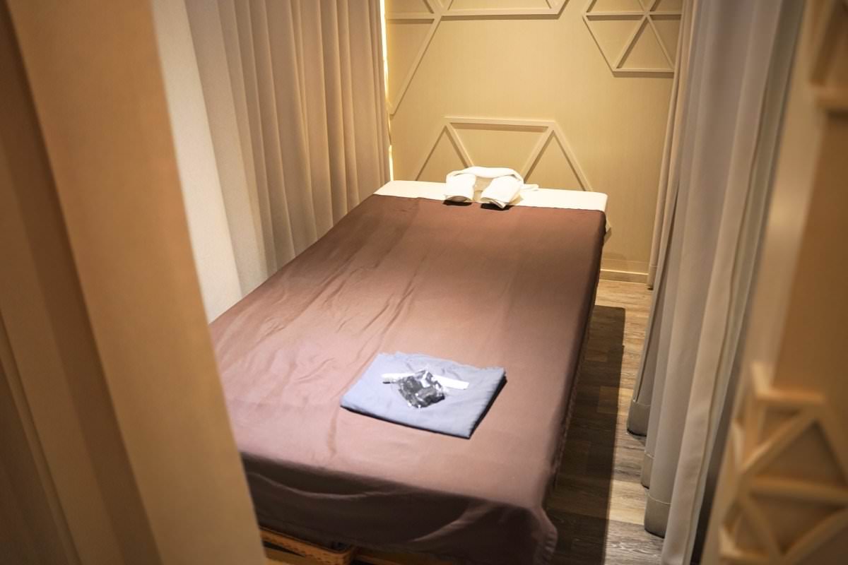 曼谷按摩推薦【De Rest SPA】超紓壓深層組織油按摩，BTS Chit lom站泰式按摩推薦