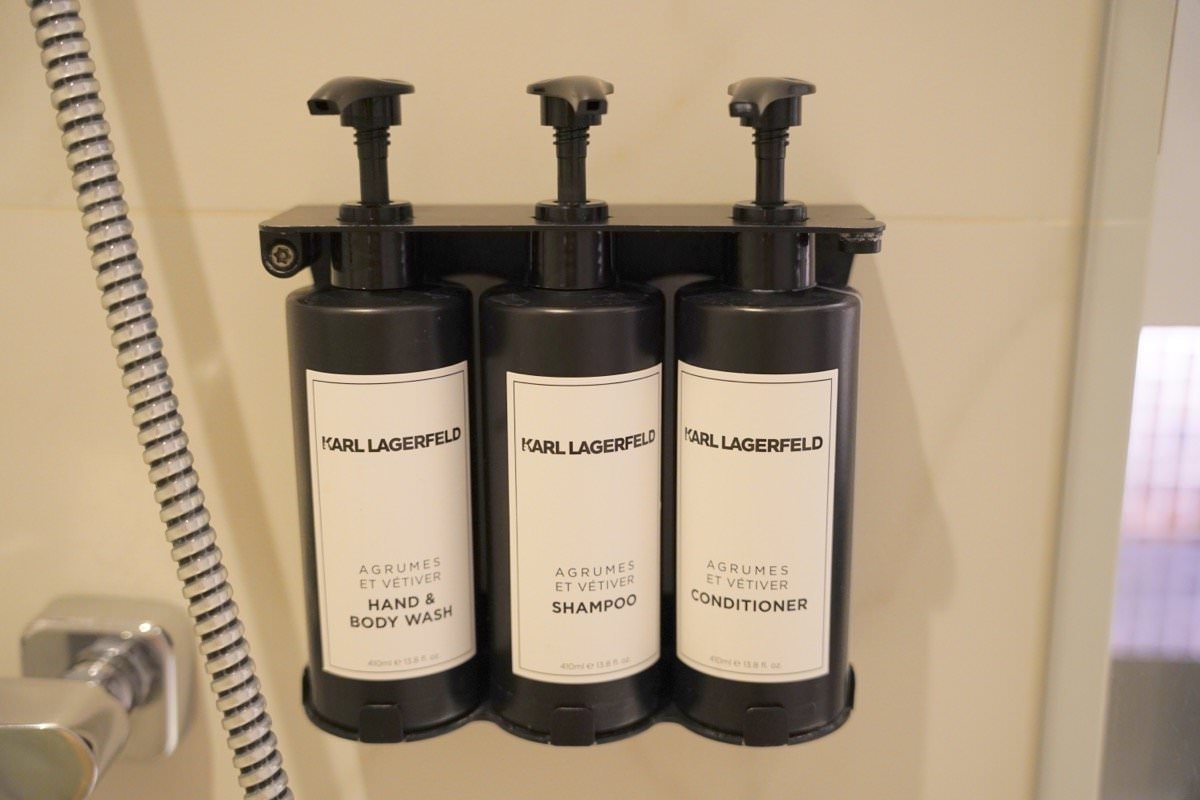 【曼谷飯店推薦】曼谷新浩中央酒店 Sindhorn Midtown Hotel Bangkok｜BTS Chit Lom大空間房型、無邊際泳池、高空酒吧曼谷飯店推薦！