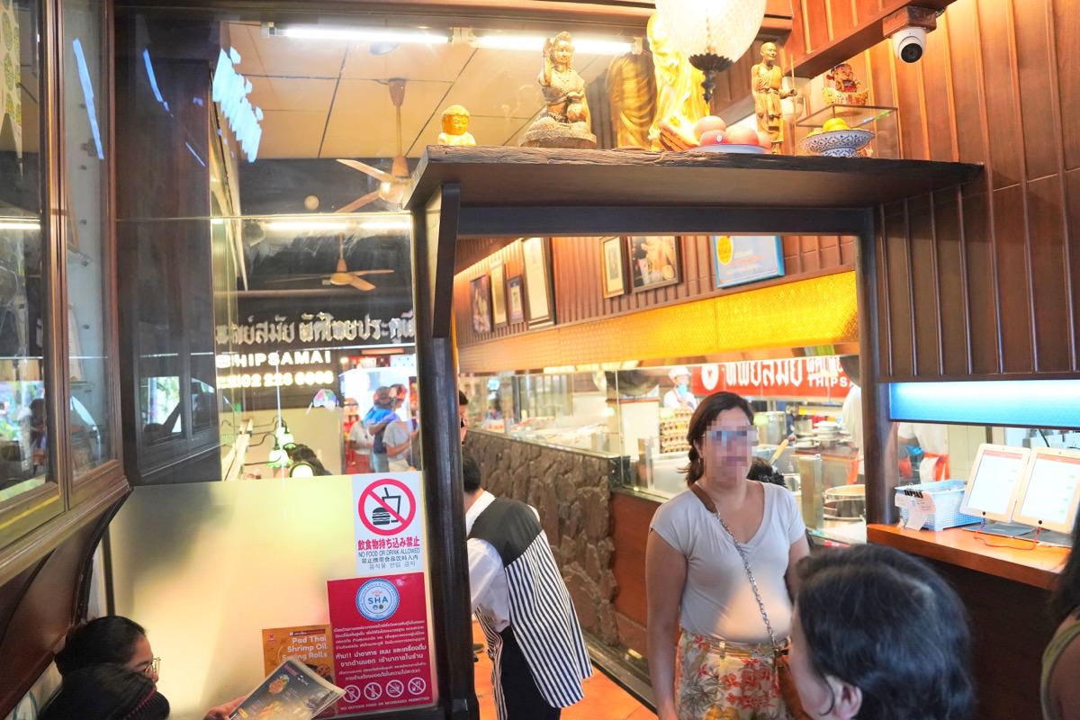 【曼谷美食推薦】THIPSAMAI Pad Thai鬼門炒河粉本店，漫步舊城區美味米其林必比登午餐享受～