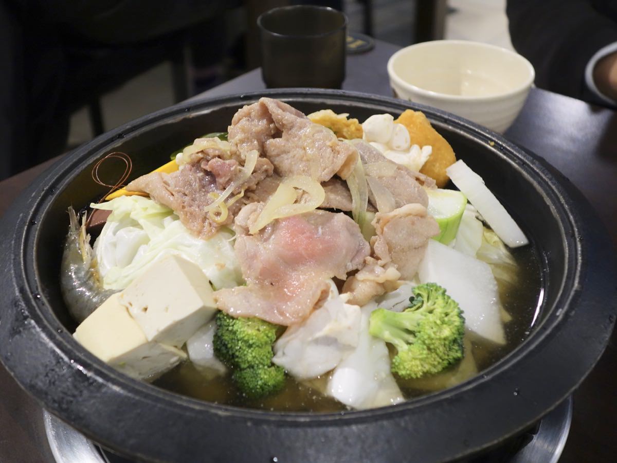 中壢火鍋推薦|嘉義老牌石頭火鍋(中壢店),爆炒味飄香湯頭好好喝~ - 第11張圖 中壢火鍋推薦|嘉義老牌石頭火鍋(中壢店),爆炒味飄香湯頭好好喝~