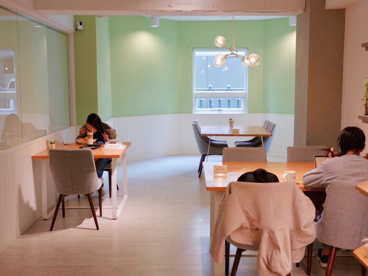 【台北不限時咖啡廳】CAFE RACO。超舒適大空間台北咖啡館推薦(捷運行天宮站/可訂位)