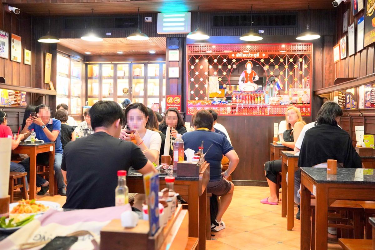 【曼谷美食推薦】THIPSAMAI Pad Thai鬼門炒河粉本店，漫步舊城區美味米其林必比登午餐享受～