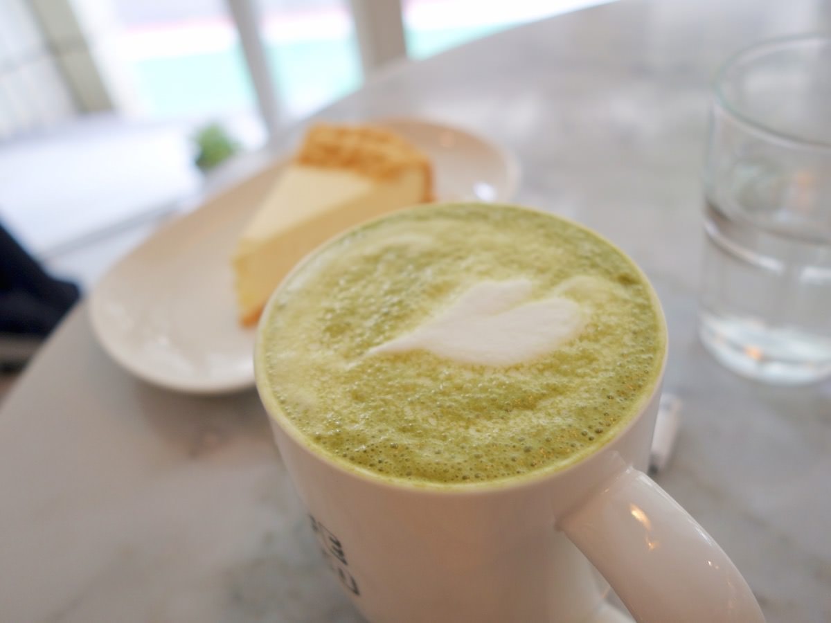 【台北不限時咖啡廳】CAFE RACO。超舒適大空間台北咖啡館推薦(捷運行天宮站/可訂位)