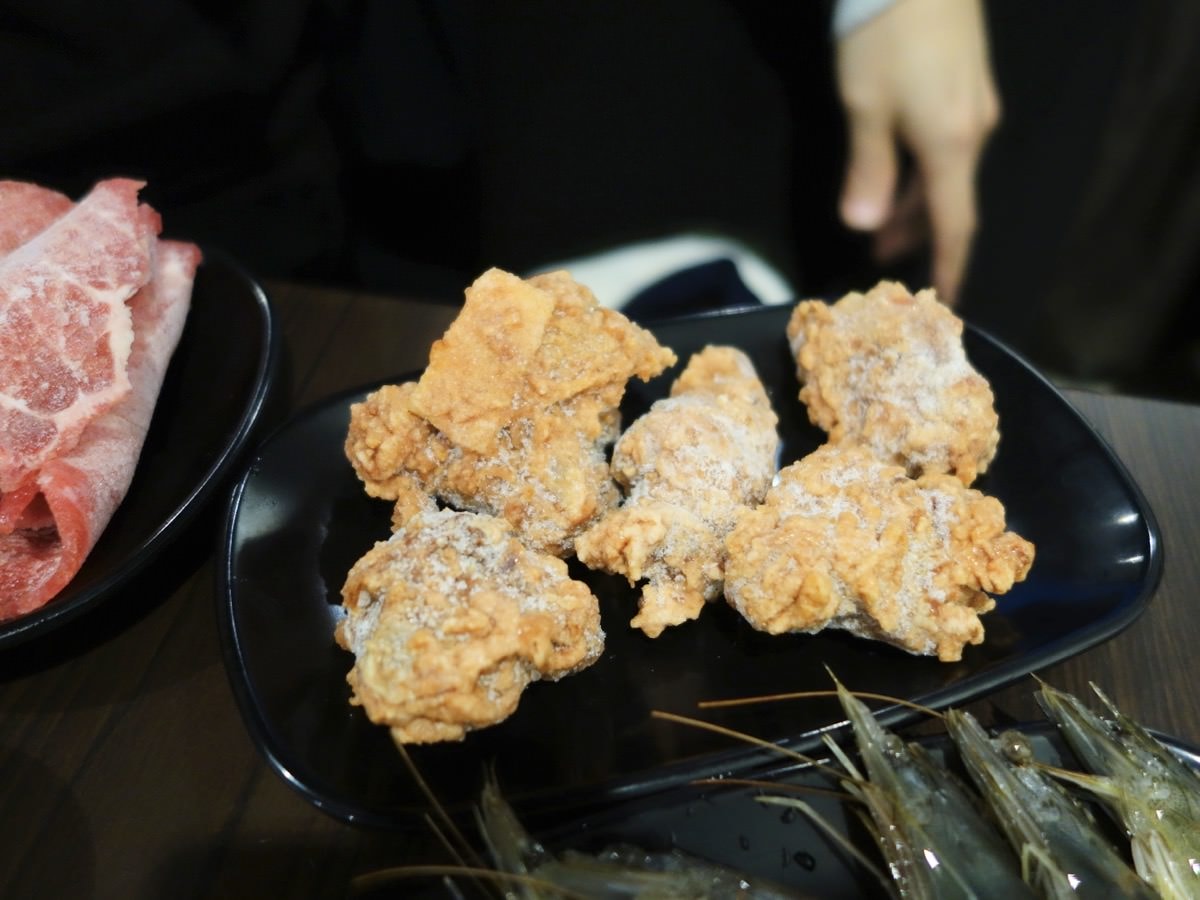 中壢火鍋推薦|嘉義老牌石頭火鍋(中壢店),爆炒味飄香湯頭好好喝~ - 第17張圖 中壢火鍋推薦|嘉義老牌石頭火鍋(中壢店),爆炒味飄香湯頭好好喝~