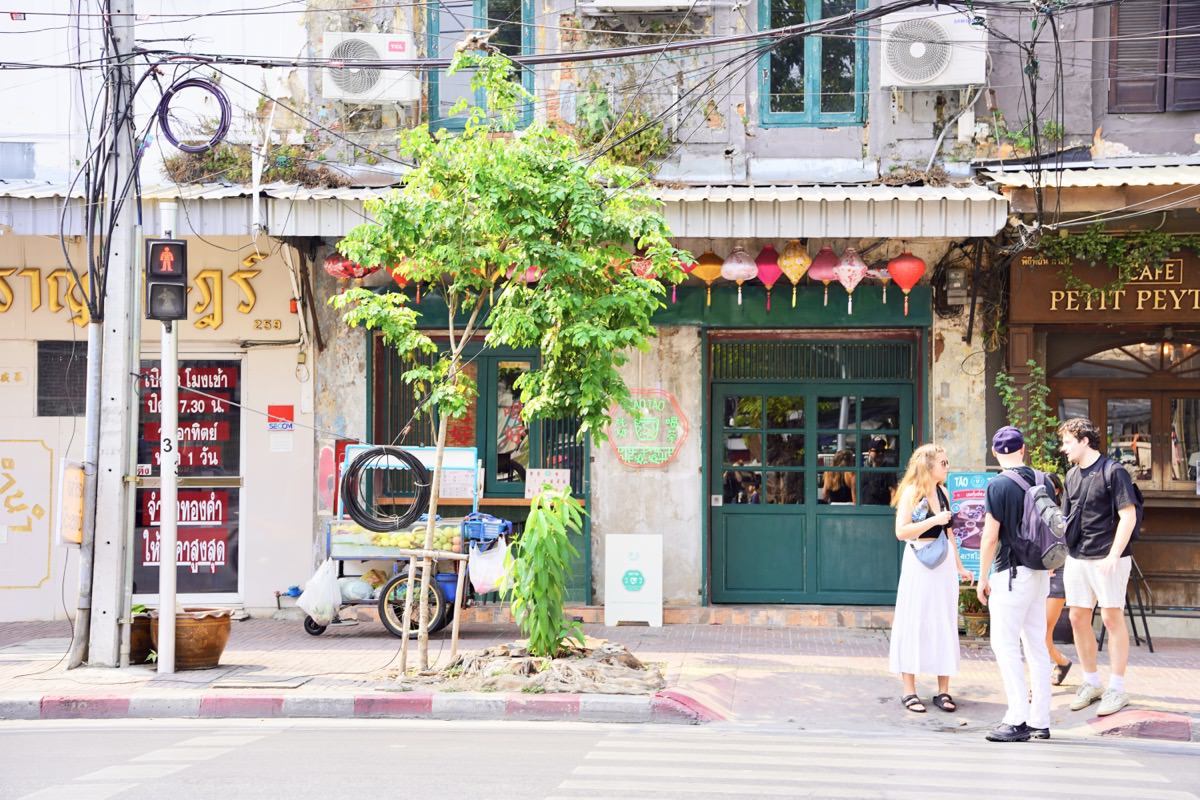 【曼谷美食推薦】THIPSAMAI Pad Thai鬼門炒河粉本店，漫步舊城區美味米其林必比登午餐享受～