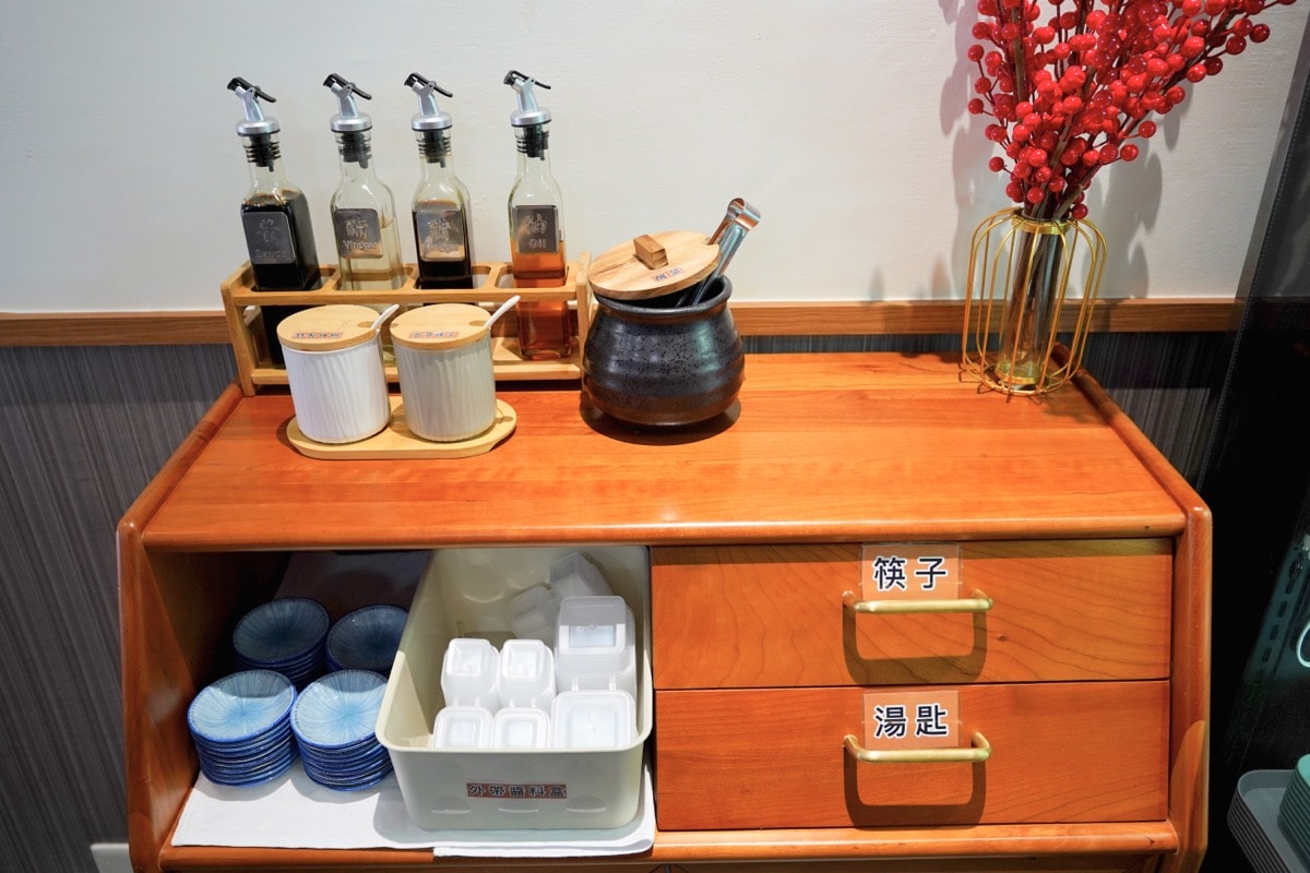 【中壢麵店推薦】尋味麵舖。中大壢中美味麵舖，必點超好吃椒麻皮蛋擔擔麵、老北京炸醬麵、牛肉麵！