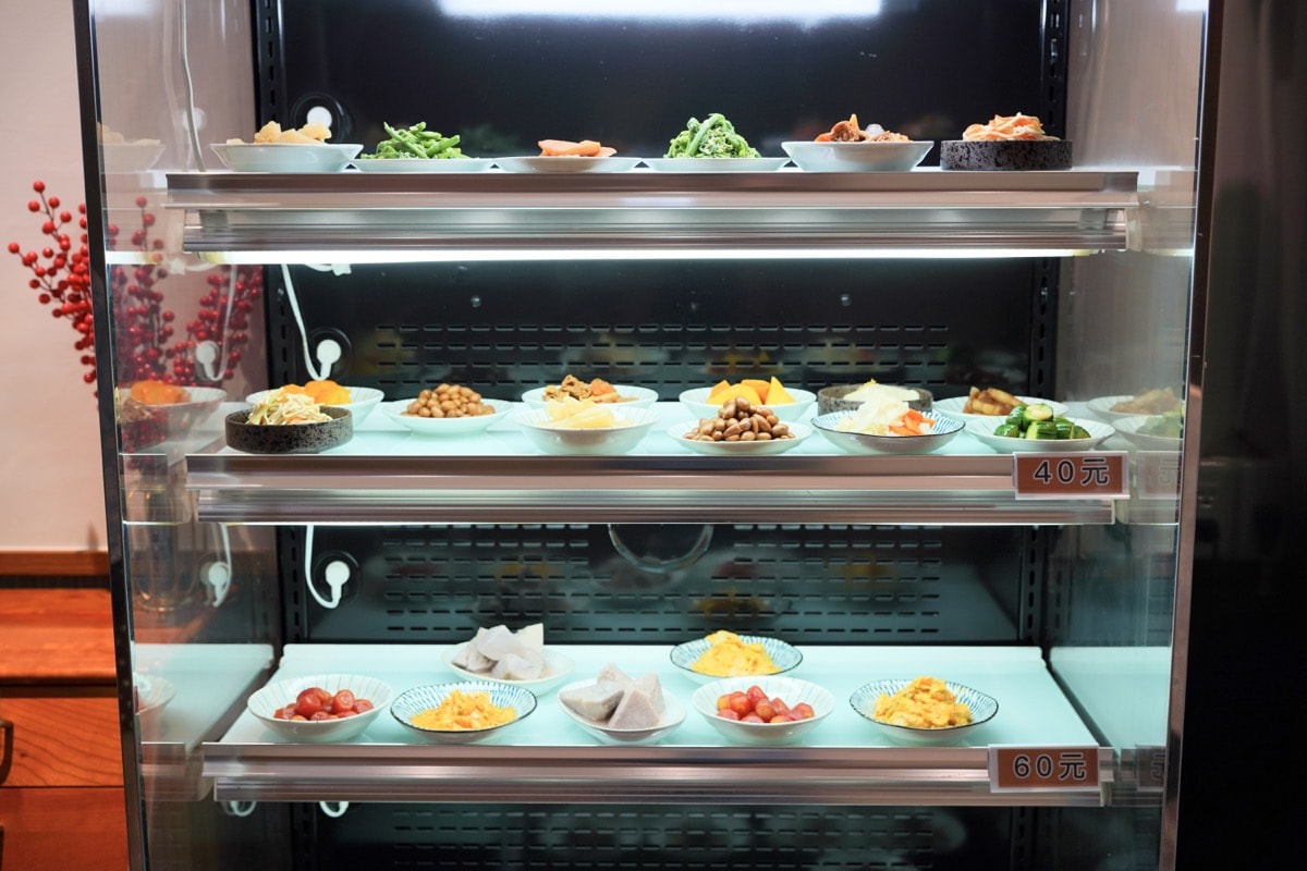 【中壢麵店推薦】尋味麵舖。中大壢中美味麵舖，必點超好吃椒麻皮蛋擔擔麵、老北京炸醬麵、牛肉麵！