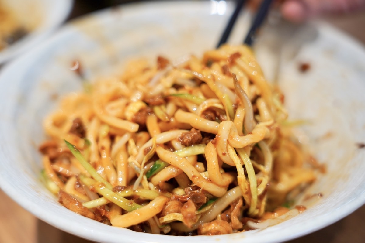 【中壢麵店推薦】尋味麵舖。中大壢中美味麵舖，必點超好吃椒麻皮蛋擔擔麵、老北京炸醬麵、牛肉麵！