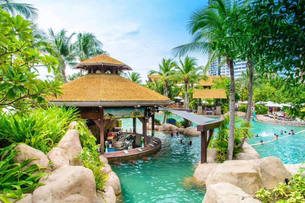 Centara Grand Mirage Beach Resort Pattaya泳池