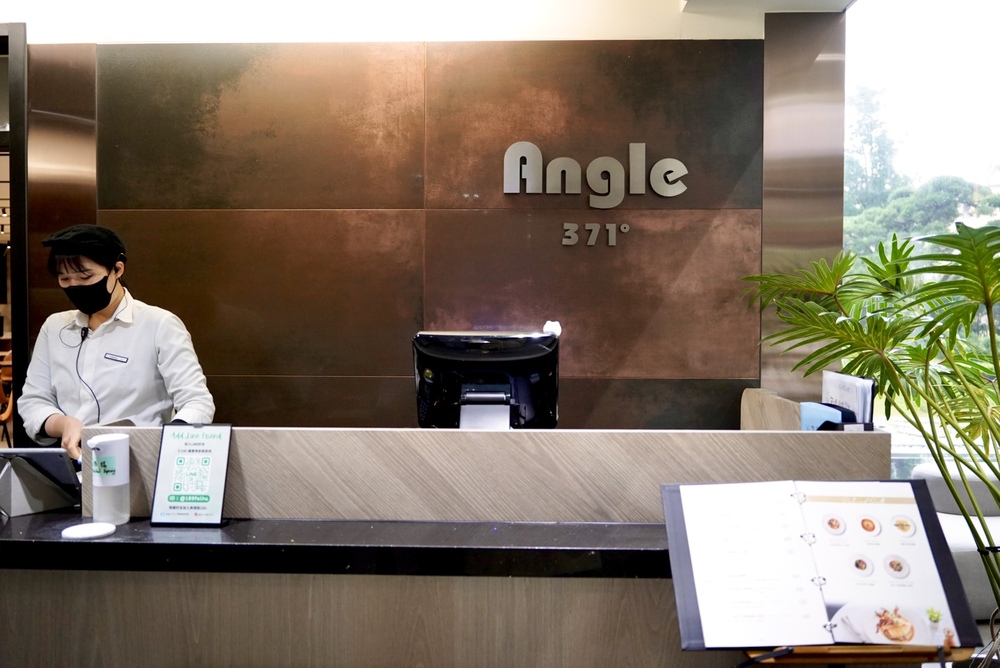 【青埔美食推薦】Angel 371西餐廳，美味板腱骰子牛、櫻桃鴨胸，氣氛與服務絕佳的聚會餐廳！
