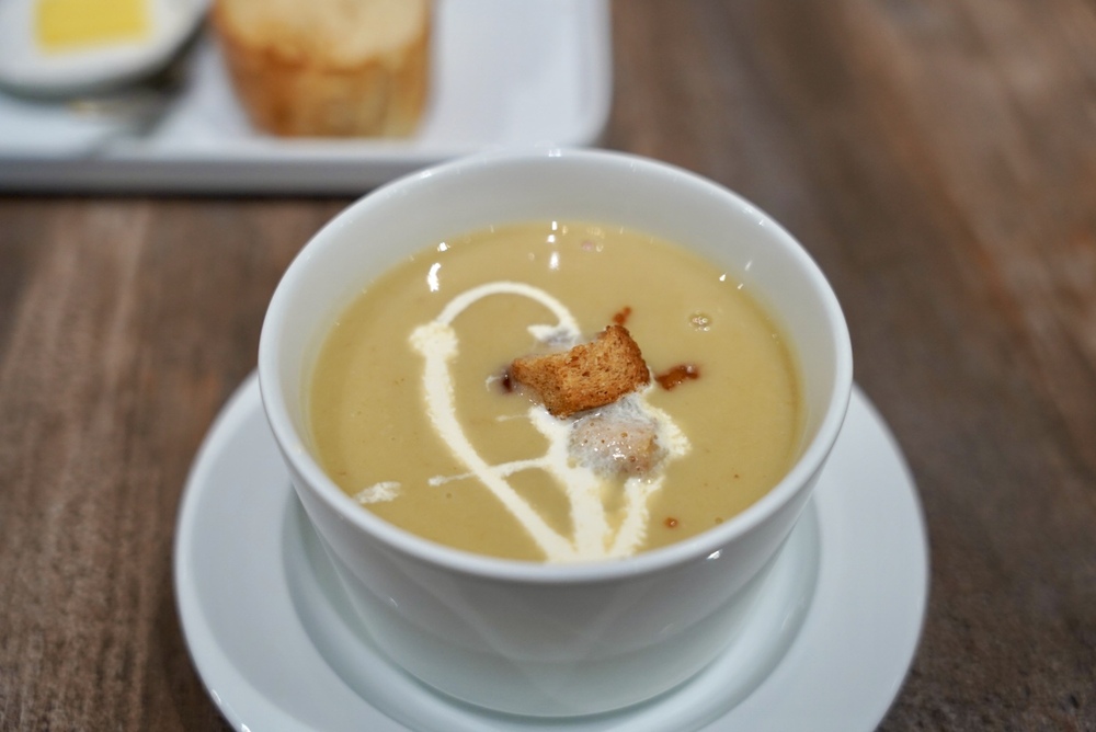 【青埔美食推薦】Angel 371西餐廳，美味板腱骰子牛、櫻桃鴨胸，氣氛與服務絕佳的聚會餐廳！