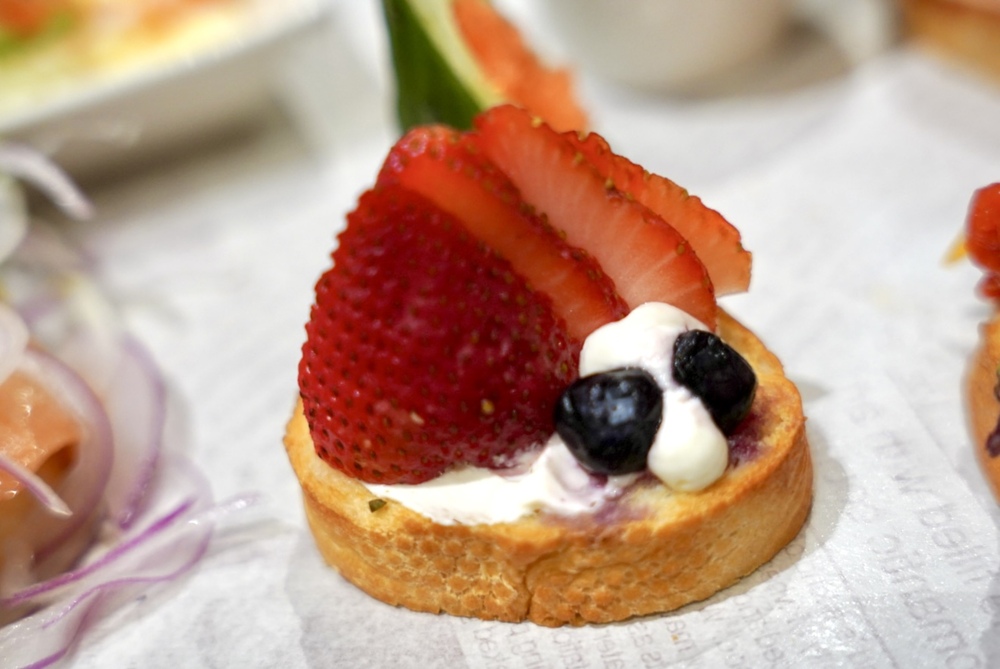 【青埔美食推薦】Angel 371西餐廳，美味板腱骰子牛、櫻桃鴨胸，氣氛與服務絕佳的聚會餐廳！