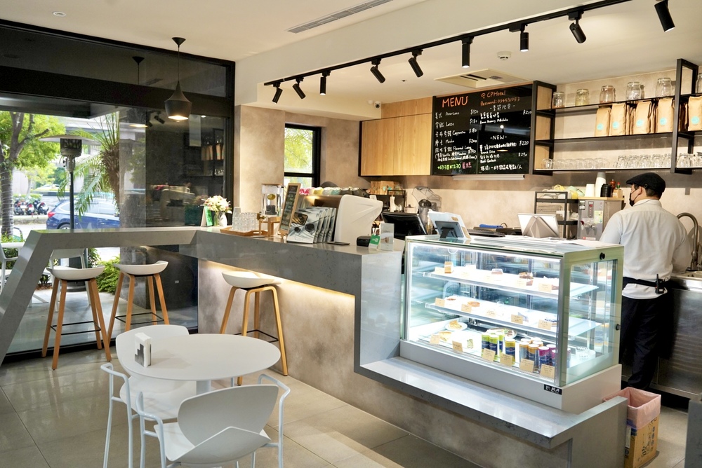 【青埔美食推薦】Angel 371西餐廳，美味板腱骰子牛、櫻桃鴨胸，氣氛與服務絕佳的聚會餐廳！