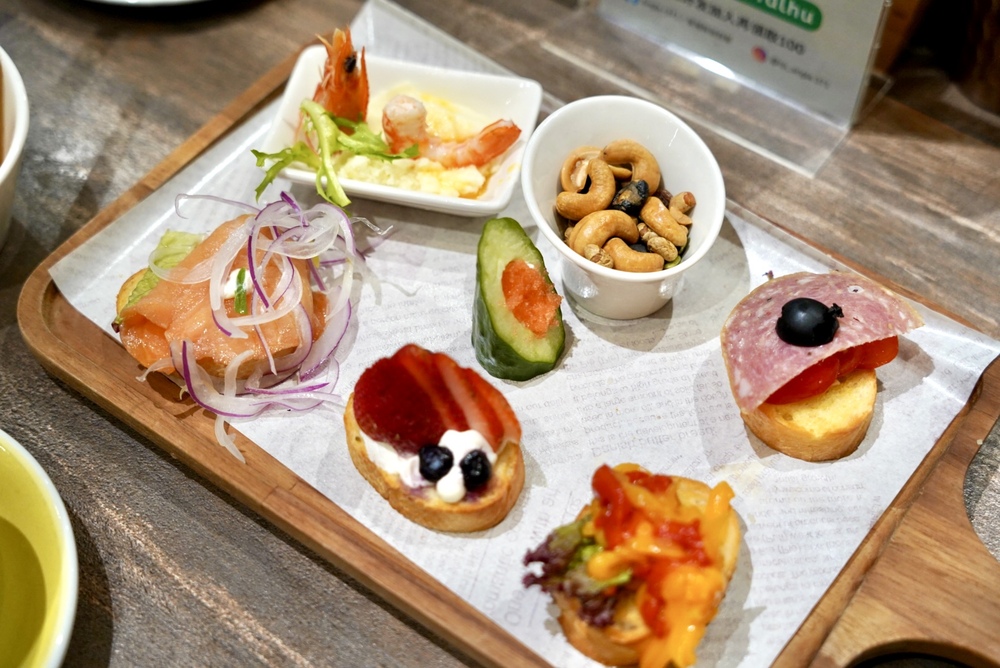 【青埔美食推薦】Angel 371西餐廳，美味板腱骰子牛、櫻桃鴨胸，氣氛與服務絕佳的聚會餐廳！