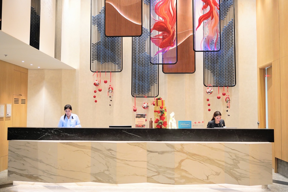 【曼谷新開幕飯店】曼谷河畔希爾頓花園飯店 Hilton Garden Inn Bangkok Riverside，Iconsiam暹羅天地、BTS一分鐘就到！河畔高空泳池24小時健身房