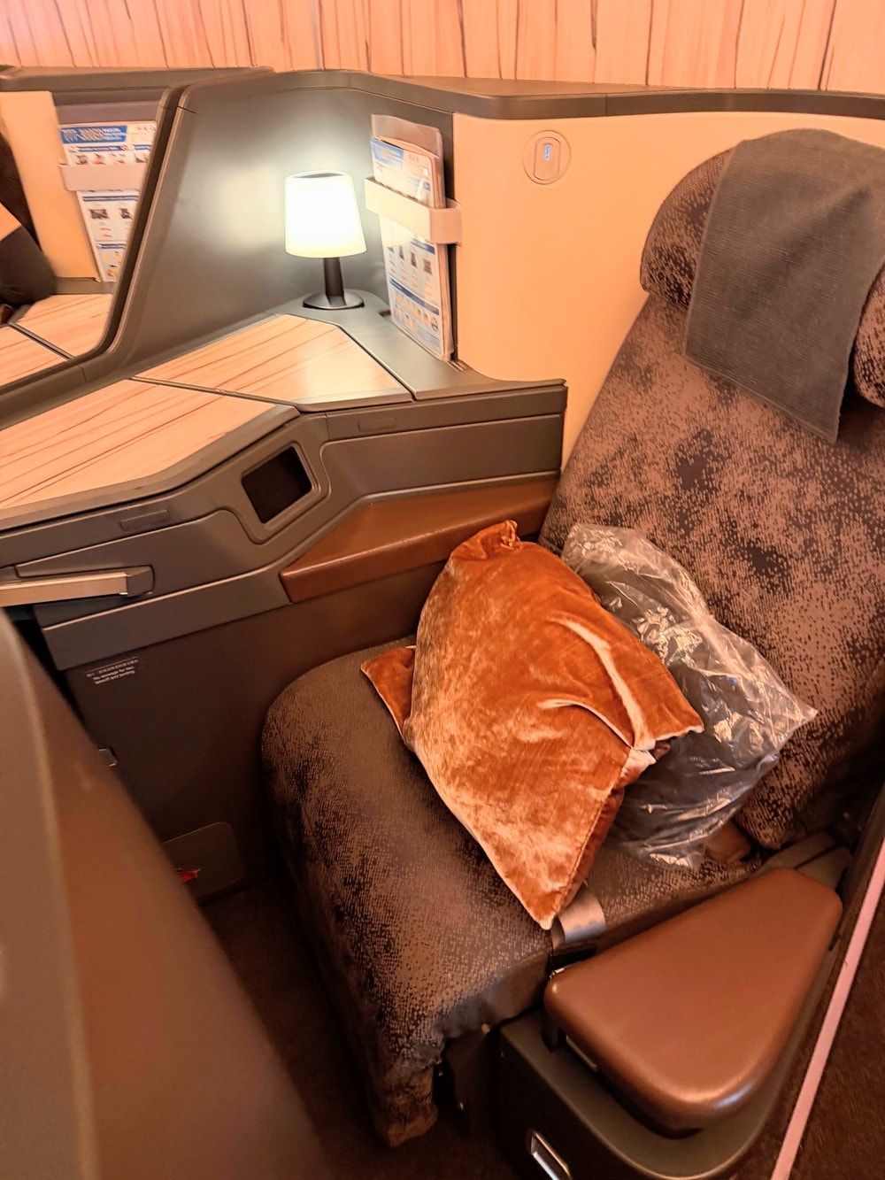【台北-大阪】中華航空波音 777-300ER 豪華商務艙開箱