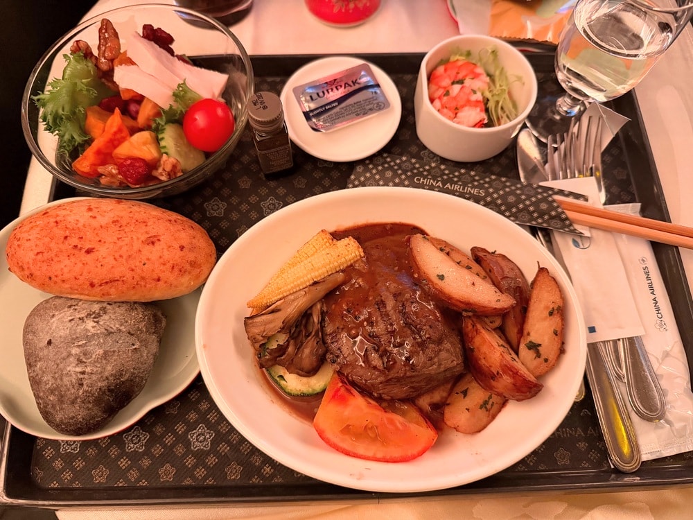 【台北-大阪】中華航空波音 777-300ER 豪華商務艙開箱
