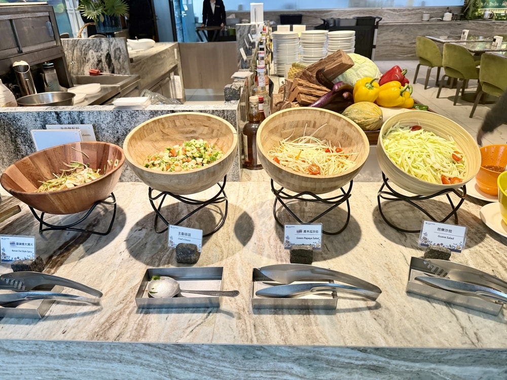 【板橋餐廳推薦】蓮花餐廳Lotus Restaurant-東南亞與泰式料理吃到飽.桌邊單點服務好-板橋凱撒大飯店餐廳推薦 - 第8張圖 【板橋餐廳推薦】蓮花餐廳Lotus Restaurant-東南亞與泰式料理吃到飽.桌邊單點服務好-板橋凱撒大飯店餐廳推薦