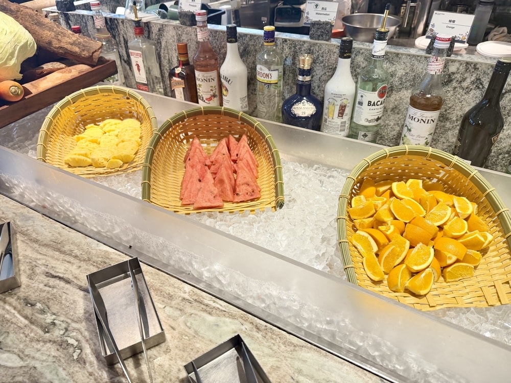 【板橋餐廳推薦】蓮花餐廳Lotus Restaurant-東南亞與泰式料理吃到飽.桌邊單點服務好-板橋凱撒大飯店餐廳推薦 - 第11張圖 【板橋餐廳推薦】蓮花餐廳Lotus Restaurant-東南亞與泰式料理吃到飽.桌邊單點服務好-板橋凱撒大飯店餐廳推薦