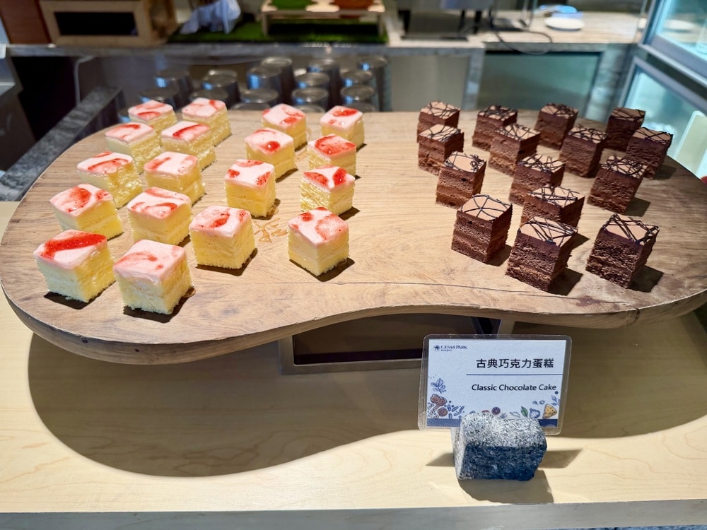 【板橋餐廳推薦】蓮花餐廳Lotus Restaurant-東南亞與泰式料理吃到飽.桌邊單點服務好-板橋凱撒大飯店餐廳推薦 - 第17張圖 【板橋餐廳推薦】蓮花餐廳Lotus Restaurant-東南亞與泰式料理吃到飽.桌邊單點服務好-板橋凱撒大飯店餐廳推薦