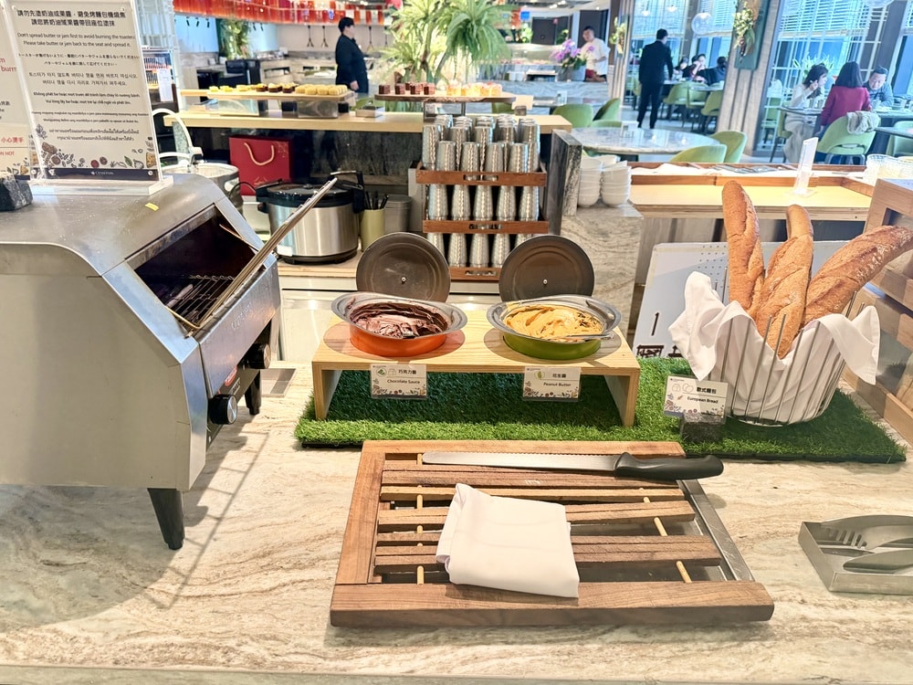 【板橋餐廳推薦】蓮花餐廳Lotus Restaurant-東南亞與泰式料理吃到飽.桌邊單點服務好-板橋凱撒大飯店餐廳推薦 - 第23張圖 【板橋餐廳推薦】蓮花餐廳Lotus Restaurant-東南亞與泰式料理吃到飽.桌邊單點服務好-板橋凱撒大飯店餐廳推薦