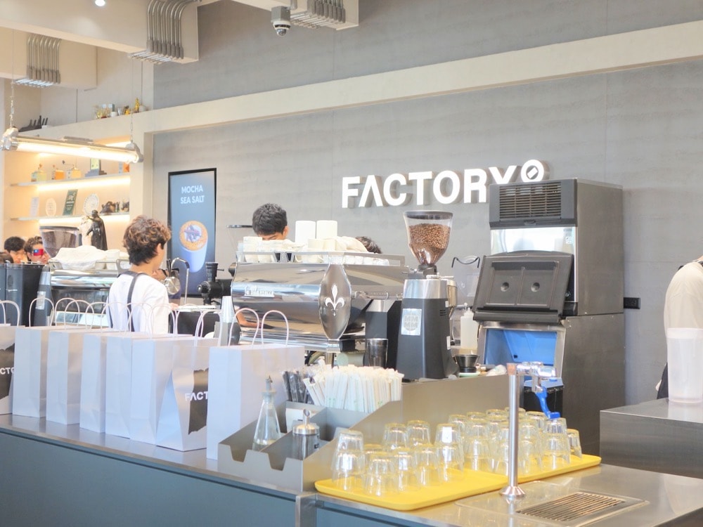 曼谷冠軍咖啡師Factory Coffee重新改裝-菜單、價格、評論-BTS Phaya Thai咖啡廳推薦