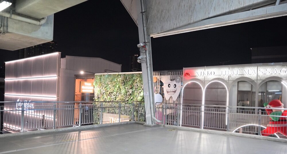 ICONSIAM暹羅天地周邊走路就可到的按摩店有三間-Let'svRelax、Thai Garden Massage、Nikko Massage，還有另一家Urban Thai Massage