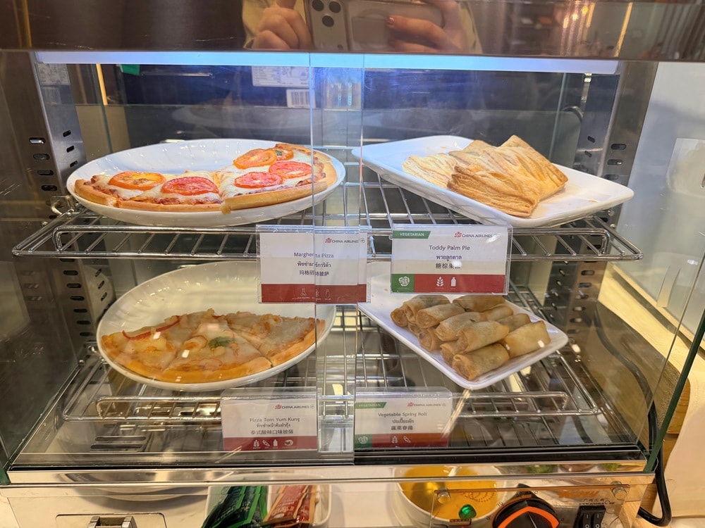 【BKK機場曼谷中華航空貴賓室VIP LOUNGE】豐富餐點隱密環境,金卡會籍免費使用貴賓室 - 第11張圖 【BKK機場曼谷中華航空貴賓室VIP LOUNGE】豐富餐點隱密環境,金卡會籍免費使用貴賓室