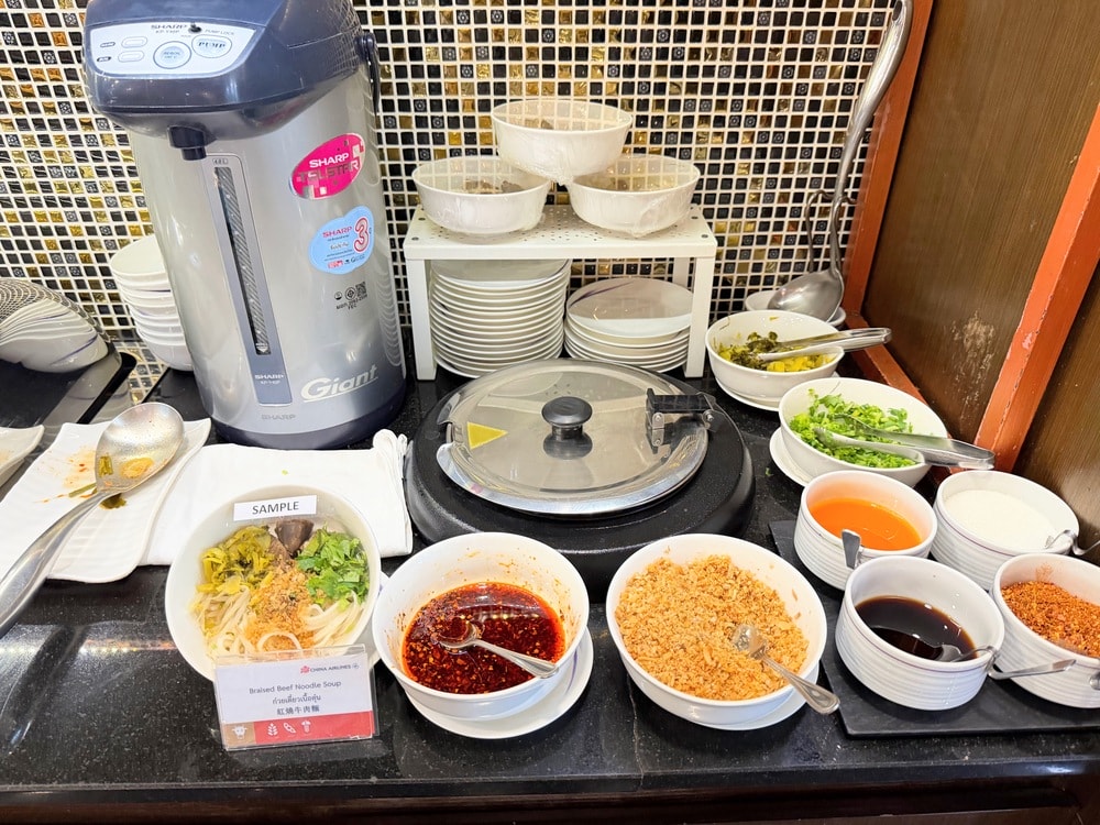 【BKK機場曼谷中華航空貴賓室VIP LOUNGE】豐富餐點隱密環境,金卡會籍免費使用貴賓室 - 第17張圖 【BKK機場曼谷中華航空貴賓室VIP LOUNGE】豐富餐點隱密環境,金卡會籍免費使用貴賓室